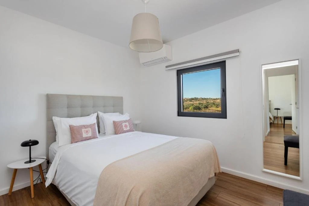 Two-Bedroom Bungalow - Monte Clérigo Casas de Campo
